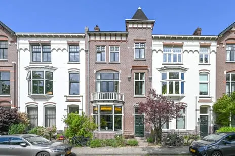 Terraced house for sale: Kleverparkweg 47, Kleverpark-noord Haarlem