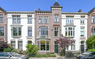 Tussenwoning te koop: Kleverparkweg 47, Kleverpark-noord Haarlem