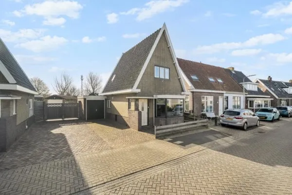 Vrijstaande woning te koop: Klieftstraat 45, Hippolytushoef