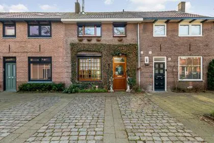 Tussenwoning te koop: Klimopstraat 18, Breda