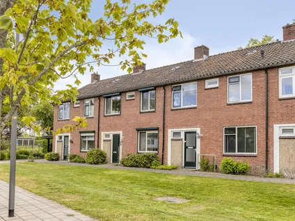 Tussenwoning te koop: Kloetenseweg 134, Winterswijk-Noordoost Winterswijk