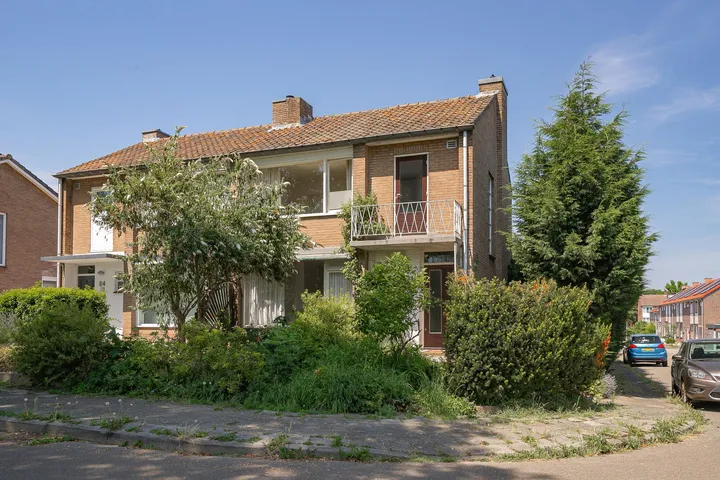 Semi-detached for sale: Klokbekerstraat 82, Pottenberg Maastricht