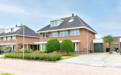Twee-onder-één-kap te koop: Klokkeweit 26, Zwaagdijk-West Centrum Zwaagdijk-West