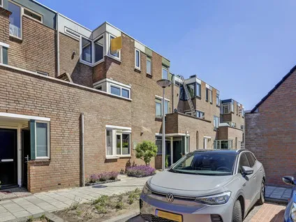 Terraced house for sale: Klompenmaker 3, Gildenwijk-West Spijkenisse