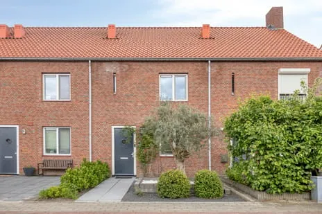 Tussenwoning te koop: Klompenmaker 54, De Graven Es Oldenzaal