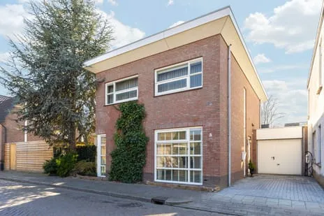 Twee-onder-één-kap te koop: Klompstraat 3, Brinkhorst Apeldoorn