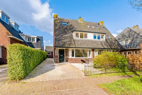 Twee-onder-één-kap te koop: Klooster 22, Zevenend Laren (Nh)