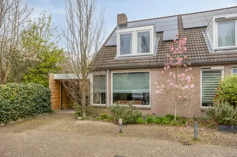 Twee-onder-één-kap te koop: Kloosterbeemd 46, omg. Petrus Kerk Oisterwijk