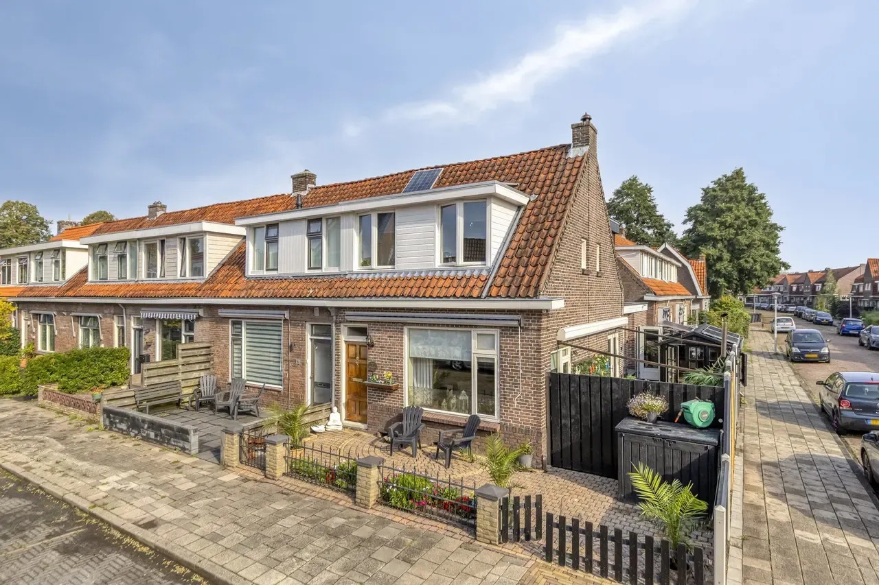 Hoekwoning te koop: Kloosterhof 12, Sneek