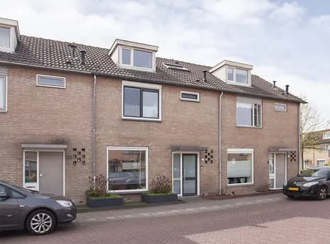 Tussenwoning te koop: Kloosterlaan 106, Noord 3 Etten-Leur
