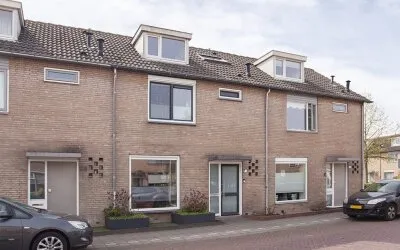 Tussenwoning te koop: Kloosterlaan 106, Noord 3 Etten-Leur