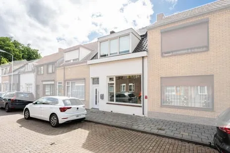 Tussenwoning te huur: Kloosterlaan 15, Kern Sas van Gent Sas Van Gent