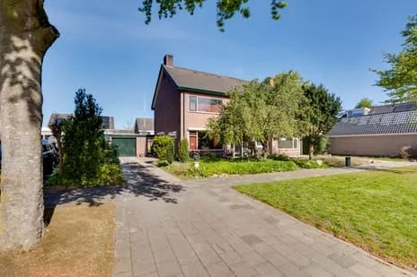 Twee-onder-één-kap te koop: Kloosterstraat 19, Surhuisterveen Surhuisterveen