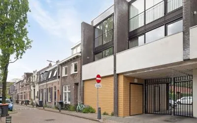 Studio te koop: Kloosterstraat 49-15, Trouwlaan Tilburg