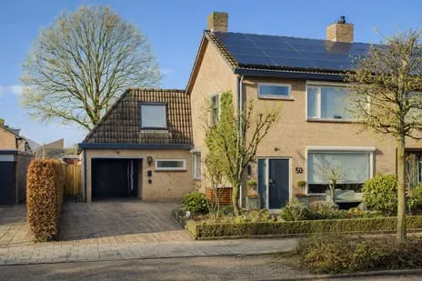 Twee-onder-één-kap te koop: Kloosterstraat 50, Wintelre-kom Wintelre