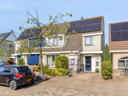 Twee-onder-één-kap te koop: Kloosterturf 4, Steenbergen-Noord Steenbergen
