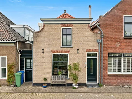 Tussenwoning te koop: Kluiskade 10, Maasland