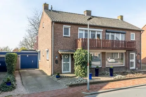 Tussenwoning te koop: Kluisstraat 44, Groot-Doenrade Doenrade