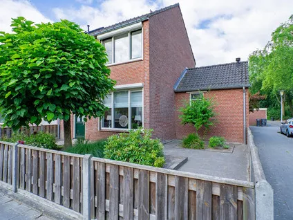 Corner house for sale: Kneustraat 11, Binderen Helmond