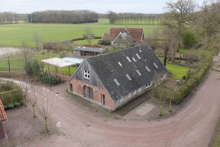Vrijstaande woning te koop: Knooperf de Veldboer 1, Verspreide huizen Langeveen Langeveen