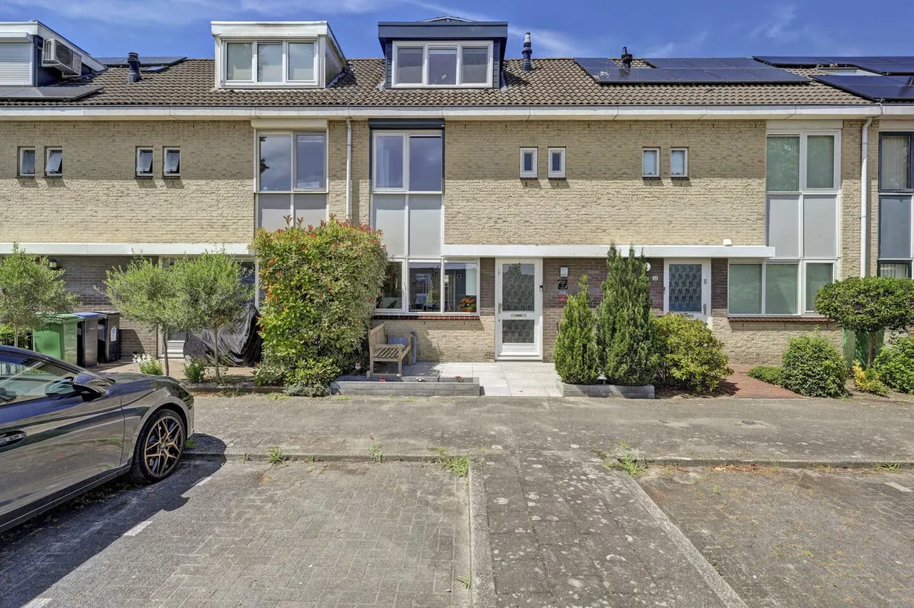 Terraced house for sale: Ko van Dijklaan 33, Theaterbuurt Amstelveen