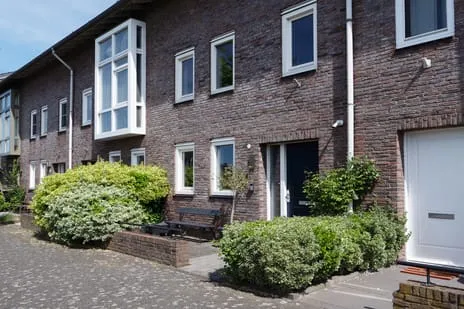 Tussenwoning te koop: Ko van Dijkplein 36, Zonne Veld 'S-Gravenhage