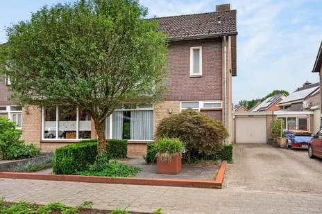 Tussenwoning te koop: Koebaksestraat 31, Vianen kern Vianen (Nb)
