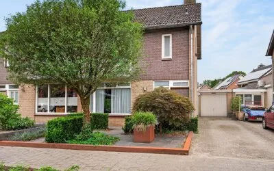 Tussenwoning te koop: Koebaksestraat 31, Vianen kern Vianen Nb