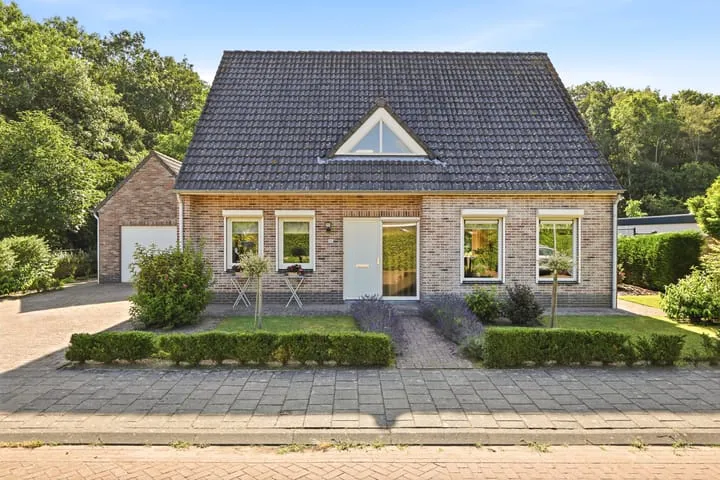 Vrijstaande woning te koop: Koekoeksbloem 20, Linie Hulst