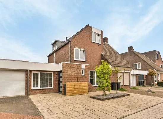 Tussenwoning te koop: Koempel 15, Mijnbuurt Landgraaf