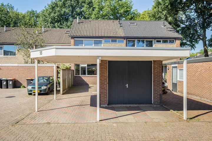 Tussenwoning te huur: Koenderinklanden 35, Stroinkslanden Noord-West Enschede