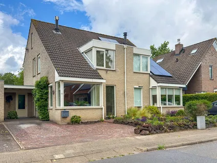 Twee-onder-één-kap te koop: Koenestraat 86, Amerongen-Dorp Amerongen