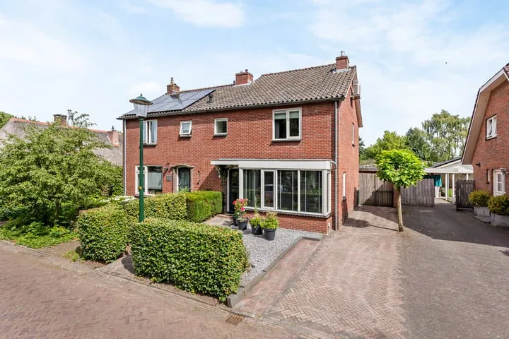 Semi-detached for sale: Koestraat 21, Hellendoorn-Centrum Hellendoorn