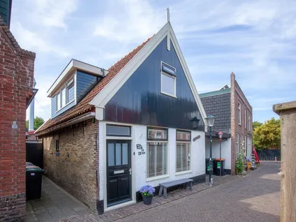 Vrijstaande woning te koop: Koetebuurt 4, Oosterend