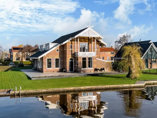 Vrijstaande woning te koop: Koetshúsleane 2, Woudsend