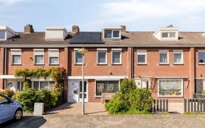 Tussenwoning te koop: Kogelsmortel 23, Heesterakker Eindhoven