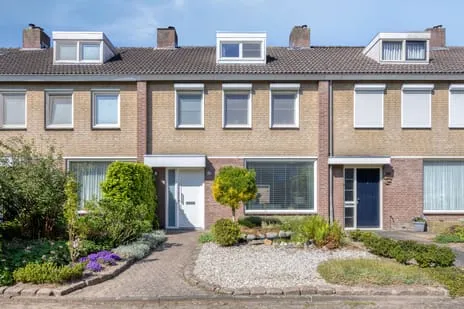 Tussenwoning te koop: Kogelsmortel 32, Heesterakker Eindhoven