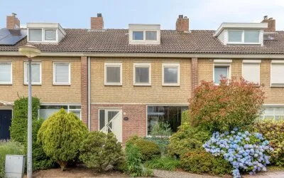 Tussenwoning te koop: Kogelsmortel 38, Heesterakker Eindhoven
