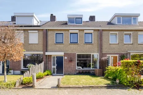 Tussenwoning te koop: Kogelsmortel 6, Heesterakker Eindhoven