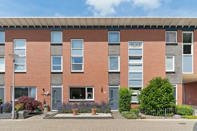 Tussenwoning te koop: Kolibrievlinder 35, Enschede
