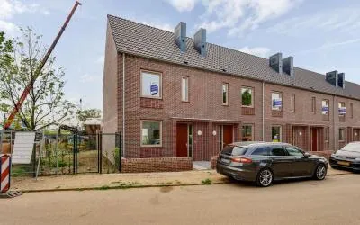 Tussenwoning te huur: Kolonel Millerstraat 74, Wyckerpoort Maastricht