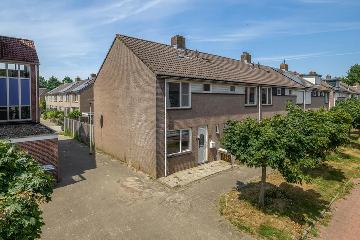 Corner house for sale: Komeet 36, Koele Nacht Hellevoetsluis