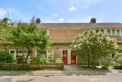 Tussenwoning te koop: Kometensingel 295, Tuindorp Oostzaan-Oost Amsterdam