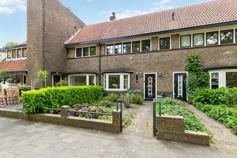 Tussenwoning te koop: Kometenstraat 60, Astronomische Buurt Hilversum