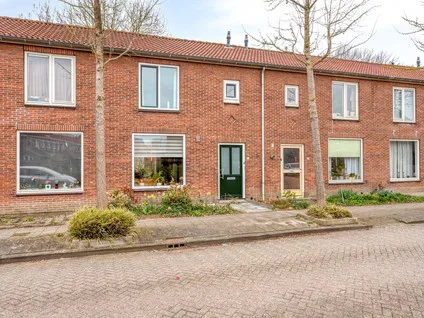 Tussenwoning te koop: Kon Wilhelminastraat 12, Esse Laag Nieuwerkerk A/D Ijssel