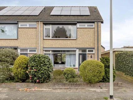 Hoekwoning te koop: Konijnenberg 37, Halsteren-Centrum Halsteren