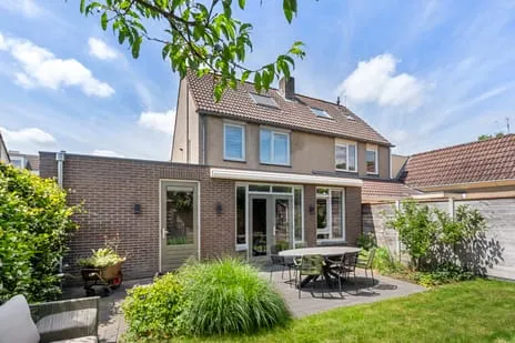 Tussenwoning te koop: Konijnenlaan 3, Centrum Lunteren Lunteren