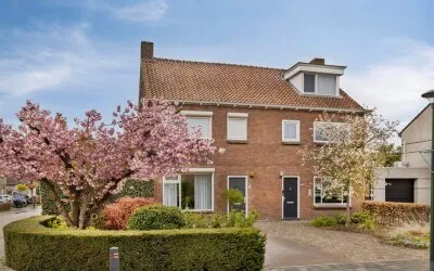 Twee-onder-één-kap te koop: Konijnshoolsedreef 10, Boxtel-Centrum Boxtel