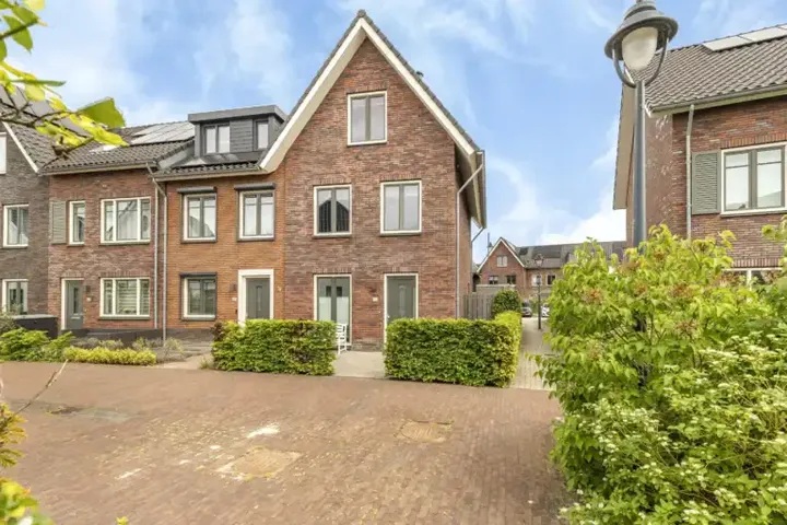 Hoekwoning te koop: Koning Willem-Alexanderplantsoen 25, Hoofddorp Toolenburg Zuid Hoofddorp