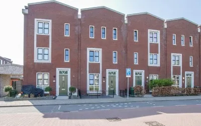 Tussenwoning te koop: Koning Willem-Alexanderlaan 170, Zevenhuizen-Zuid Zevenhuizen